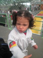 /album/galeria-de-fotos/pequena-guerreira-chamando-seus-adversarios-para-o-combate-emanuele-mariane-em-breve-jpg/